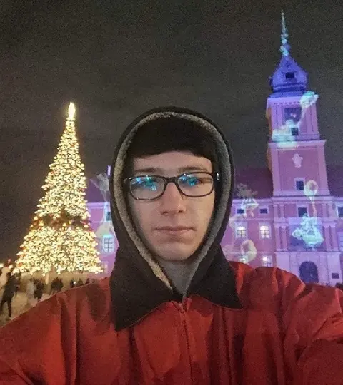 a photo taken outside a palace in warsaw